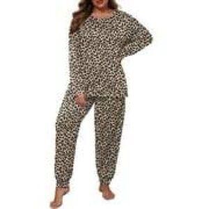 Just Be Plus Leopard Tan Sleep Set